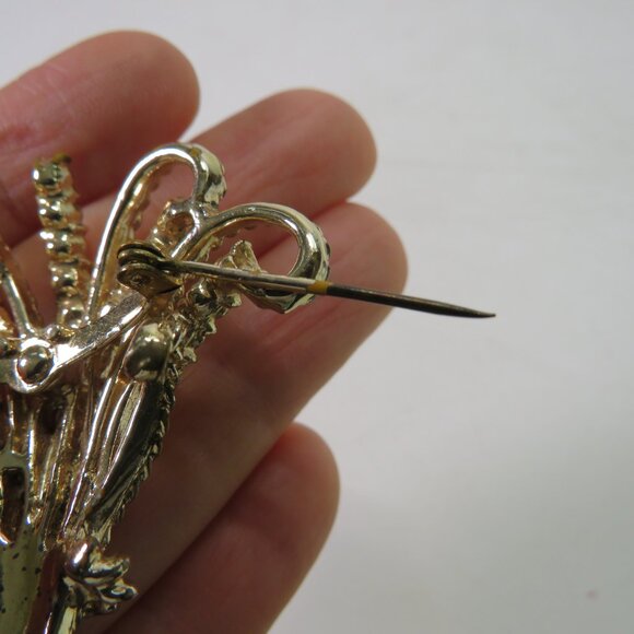 Vintage Gold Floral Bouquet w clear rhinestones (wheat) metal Brooch Lapel Pin - Picture 7 of 8
